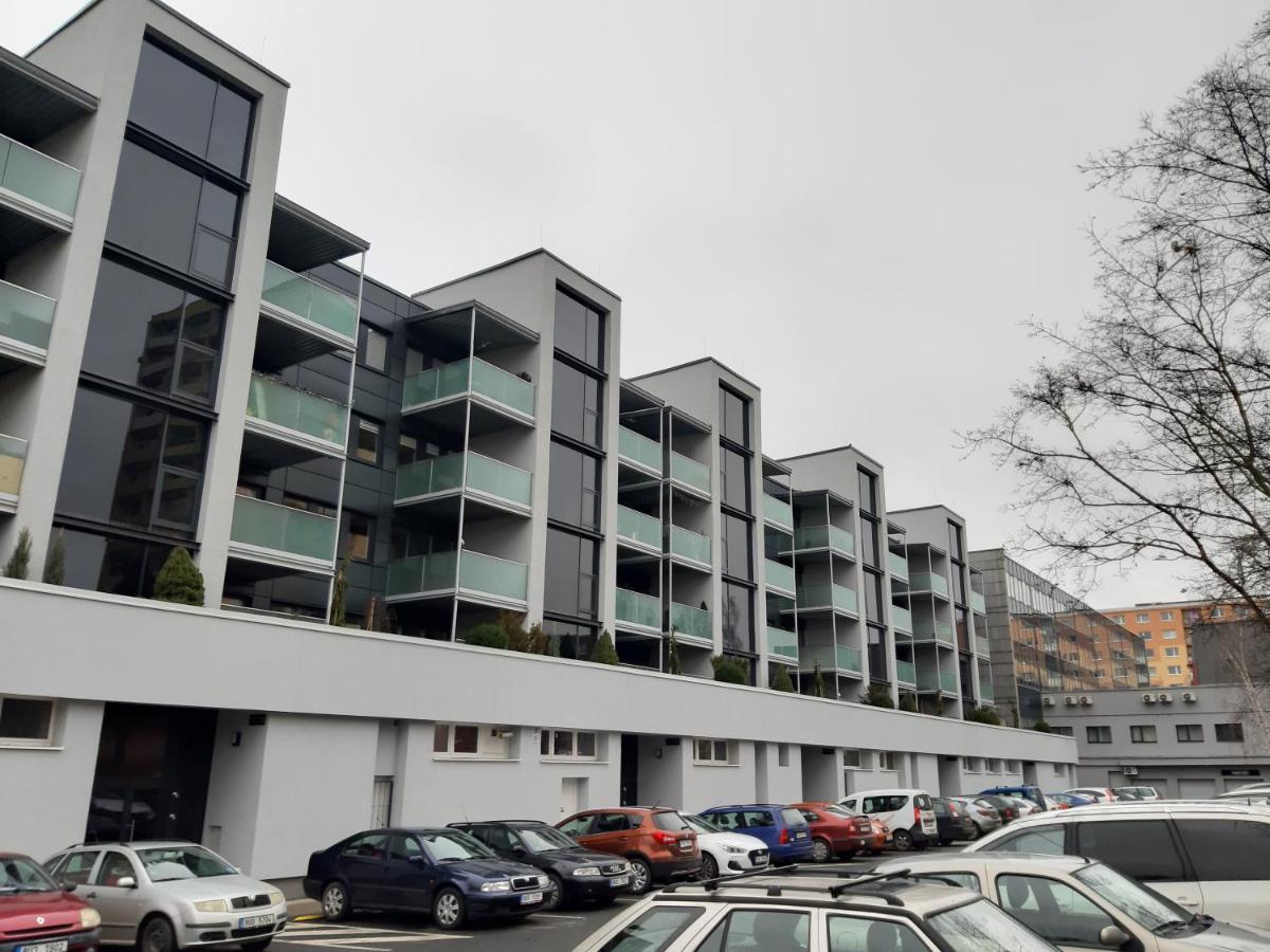 Prague Apartment In Most Near Golf Club, Aqua-Hipo-Autodrom In Most Extérieur photo